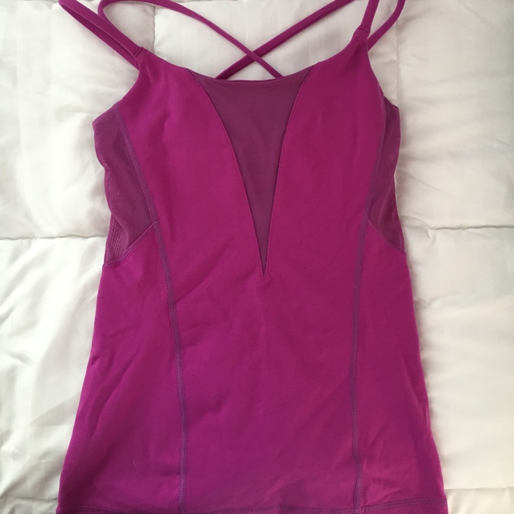 Lulu Lemon Women’s workout top built-in bra size 4